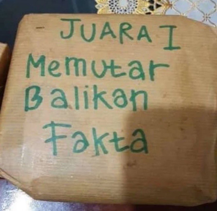 potret tulisan kocak di hadiah juara 1 © berbagai sumber potret tulisan kocak di hadiah juara 1 © berbagai sumber