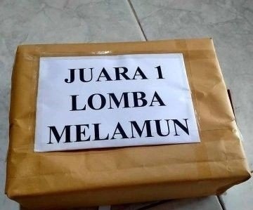 potret tulisan kocak di hadiah juara 1 © berbagai sumber potret tulisan kocak di hadiah juara 1 © berbagai sumber