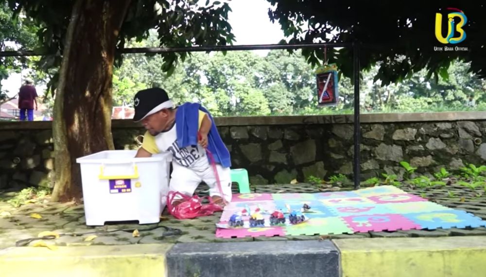 Ucok Baba jualan lato-lato © 2023 brilio.net