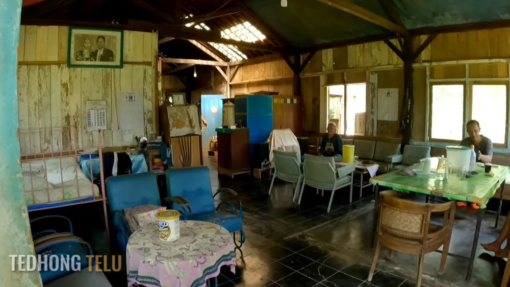 penisunan PNS tinggal di pinggir hutan © YouTube/TEDHONG TELU