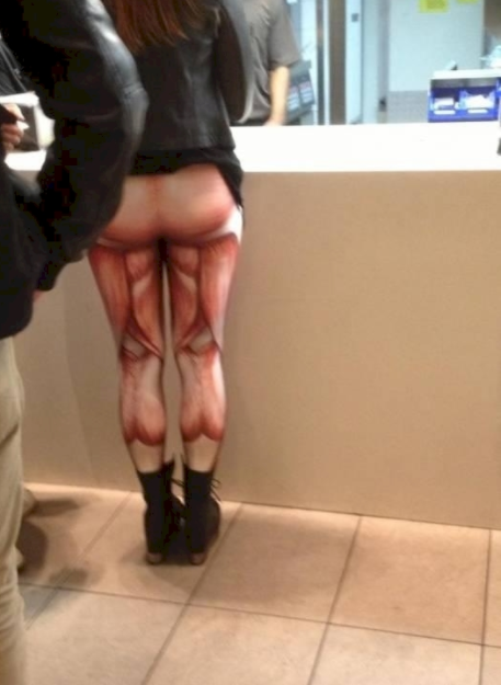 orang pakai celana nyeleneh  © 2023 brilio.net