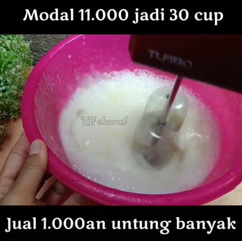 Cara bikin es krim modal Rp 11 ribu jadi 30 cup, bisa dijual Rp 1.000-an