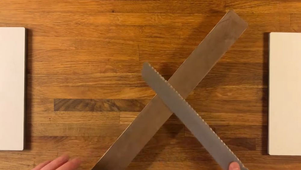 Jangan asal, ini trik ampuh mengasah pisau roti yang sudah tumpul