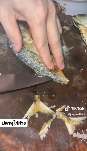 5 Cara bersihkan tulang ikan kembung yang sudah digoreng tanpa merusak dagingnya