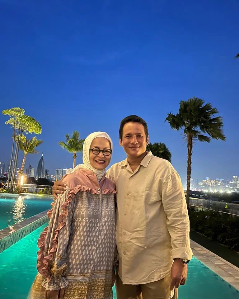 potret terbaru aktor laga akting bareng meriam bellina © instagram potret terbaru aktor laga akting bareng meriam bellina © instagram