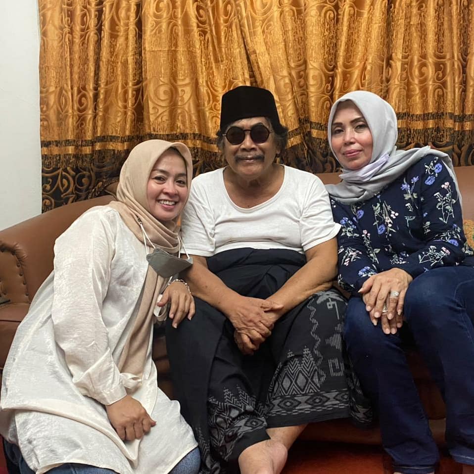 potret kedekatan emak zaenab dan munaroh © instagram