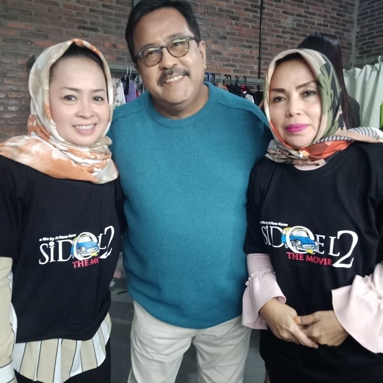 potret kedekatan emak zaenab dan munaroh © instagram