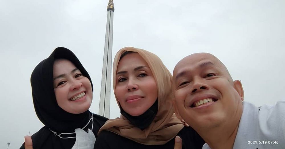 potret kedekatan emak zaenab dan munaroh © instagram