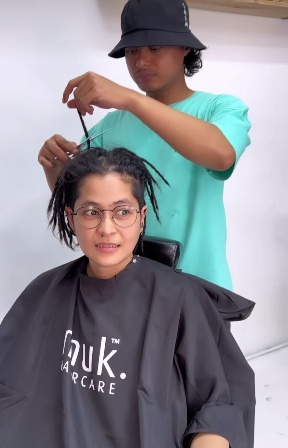 Mita The Virgin potong rambut gimbal Instagram