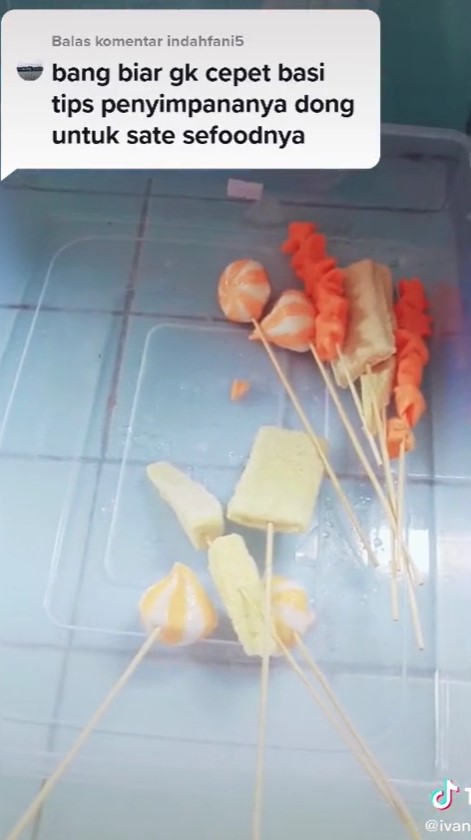 Trik mengurangi lendir pada sate seafood yang sudah dibuka, lebih aman dikonsumsi