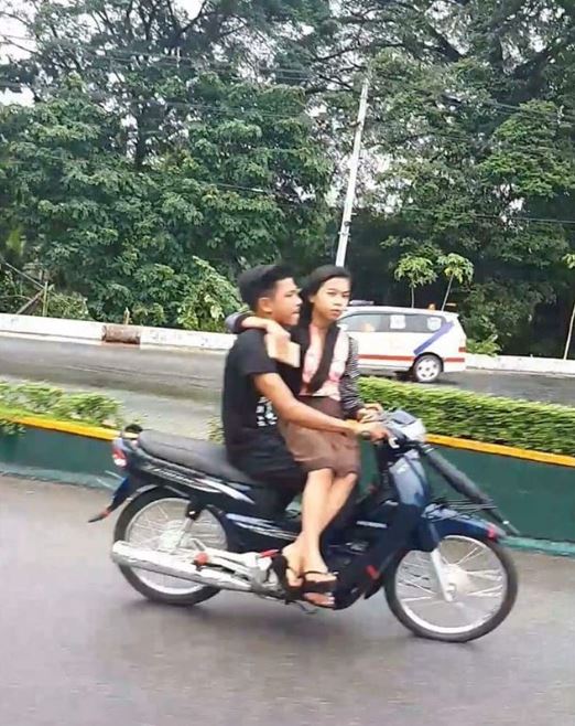 kelakuan lucu orang saat kelewat bucin © 2023 brilio.net kelakuan lucu orang saat kelewat bucin © 2023 brilio.net