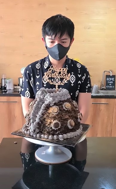 10 Kreasi kue tart buatan Nicky Tirta ini bentuknya serba unik, bikin tak tega makan