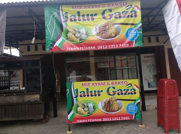 spanduk penjual bakso ini nyeleneh © 2023 brilio.net