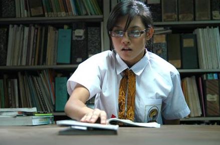 potret terkini Dinda 'Hantu Bangku Kosong' © 2022 berbagai sumber potret terkini Dinda 'Hantu Bangku Kosong' © 2022 berbagai sumber