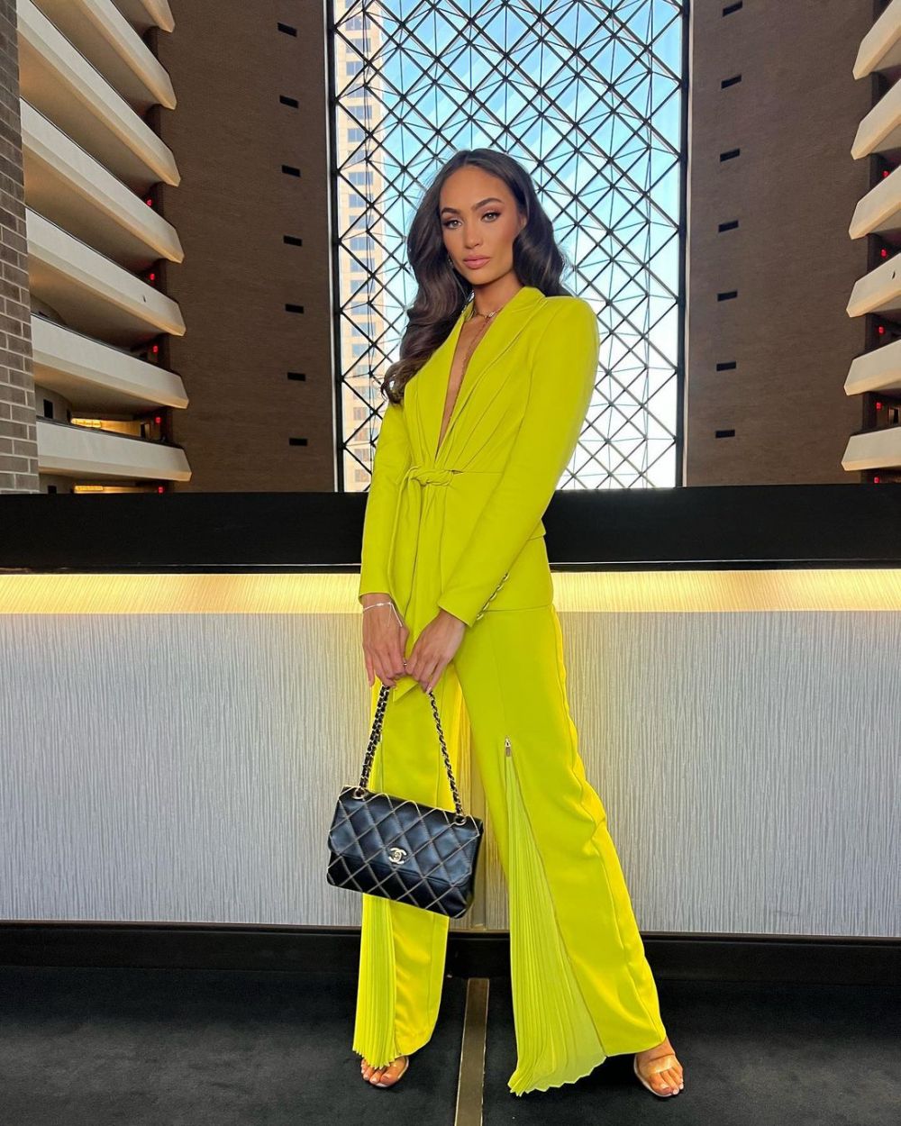 pesona r'bonney nola miss universe 2022 © berbagai sumber