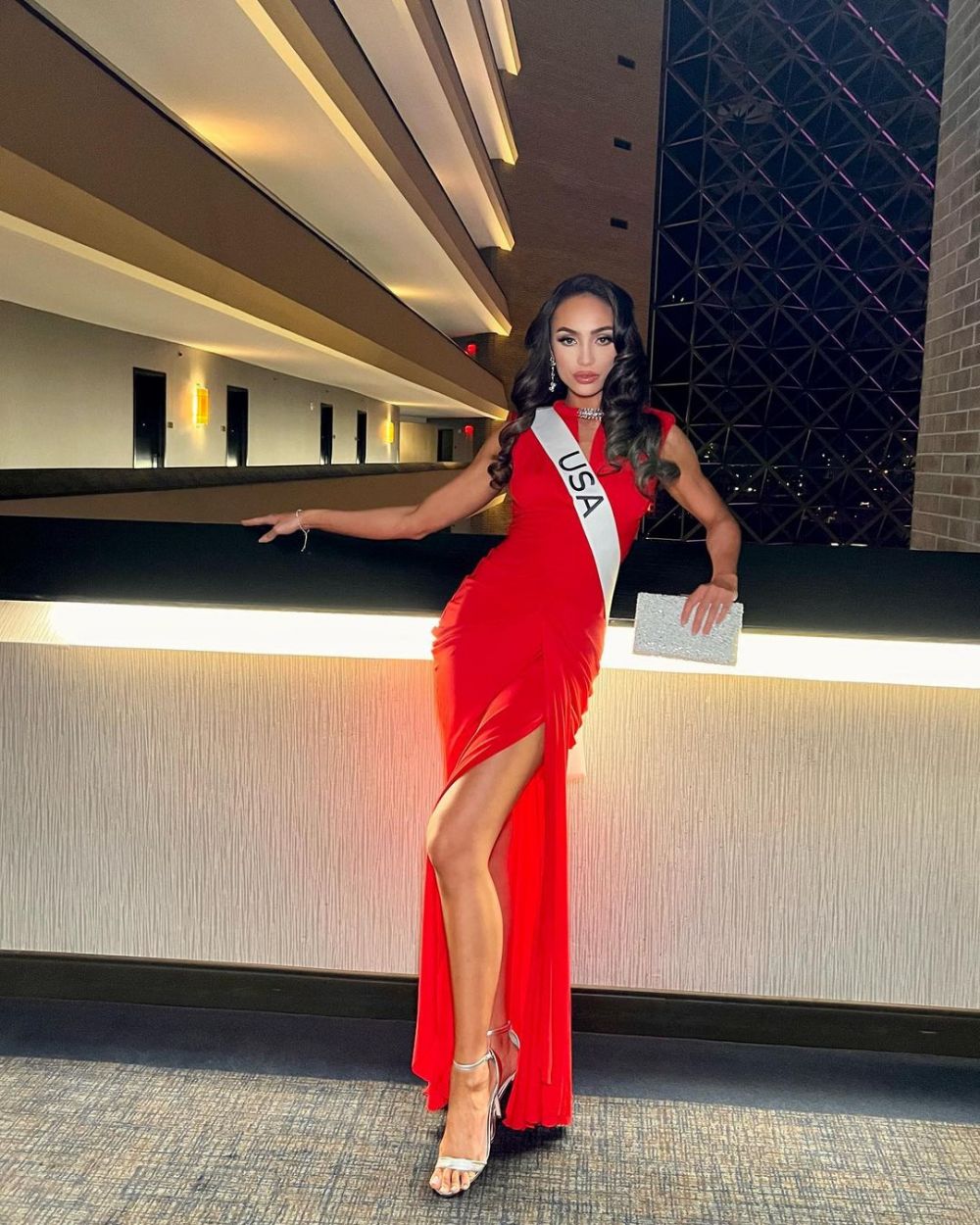 pesona r'bonney nola miss universe 2022 © berbagai sumber