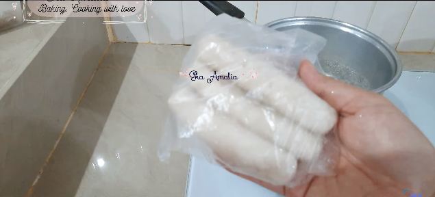 Jangan langsung digoreng, ini cara mengolah pempek frozen agar tetap enak dan teksturnya kenyal