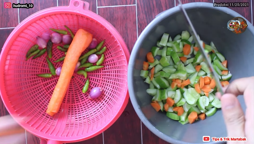 5 Cara membuat acar martabak ala pedagang, rasanya seimbang dan tak mudah lembek