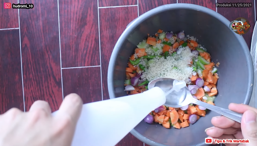 5 Cara membuat acar martabak ala pedagang, rasanya seimbang dan tak mudah lembek