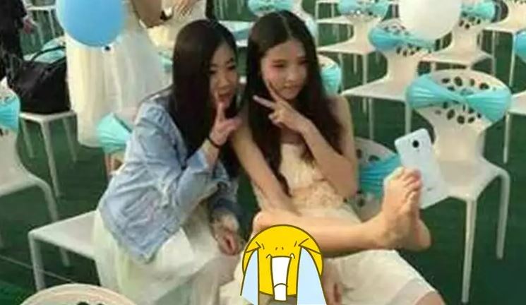 Pose unik orang selfie ini gayanya curi perhatian Berbagai sumber Pose unik orang selfie ini gayanya curi perhatian Berbagai sumber