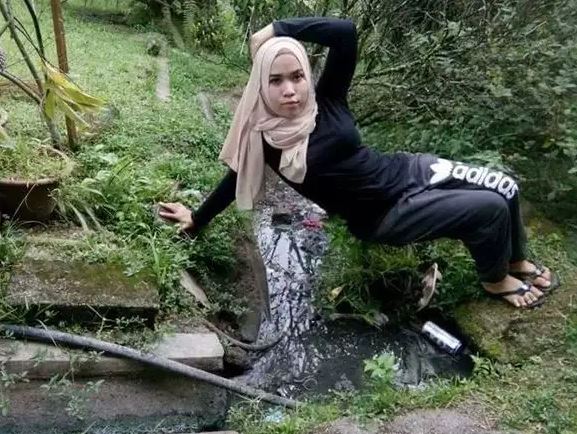 Pose unik orang selfie ini gayanya curi perhatian Berbagai sumber