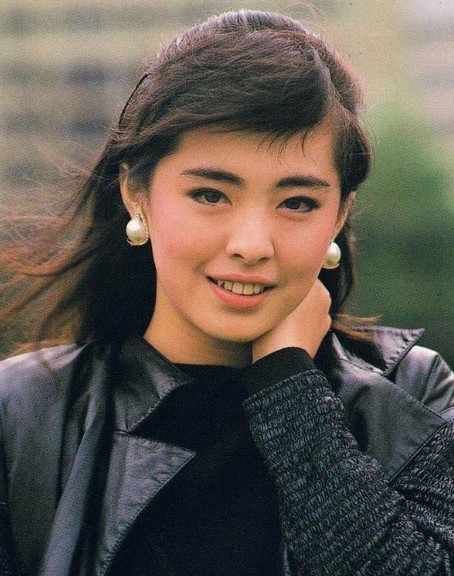 Jadi ratu film horor tercantik di era 90-an, ini 11 potret masa muda Joey Wong