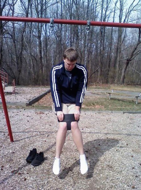 Momen apes mainan ayunan © 2023 brilio.net Momen apes mainan ayunan © 2023 brilio.net