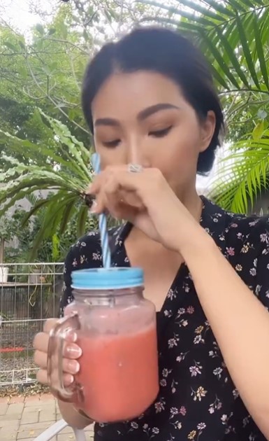 10 Makanan dan minuman sehat dikonsumsi Sarwendah, bantu jaga tubuh langsing serta berat badan ideal