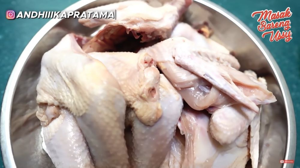 9 Cara Ussy Sulistiawaty bikin ayam bakar Padang ala restoran, bumbunya meresap sempurna