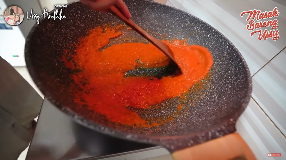 9 Cara Ussy Sulistiawaty bikin ayam bakar Padang ala restoran, bumbunya meresap sempurna