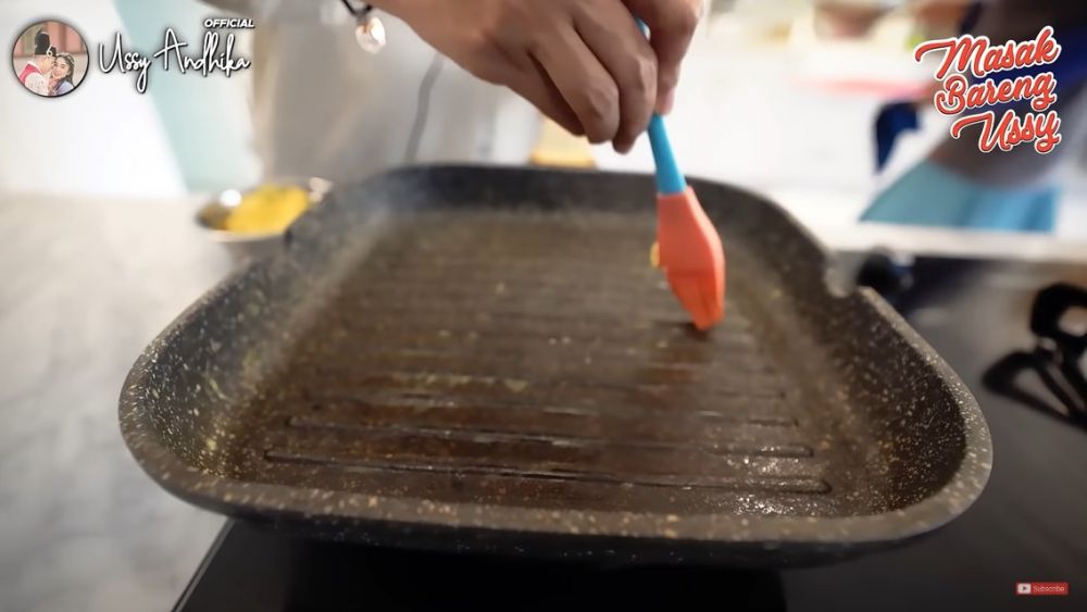 9 Cara Ussy Sulistiawaty bikin ayam bakar Padang ala restoran, bumbunya meresap sempurna