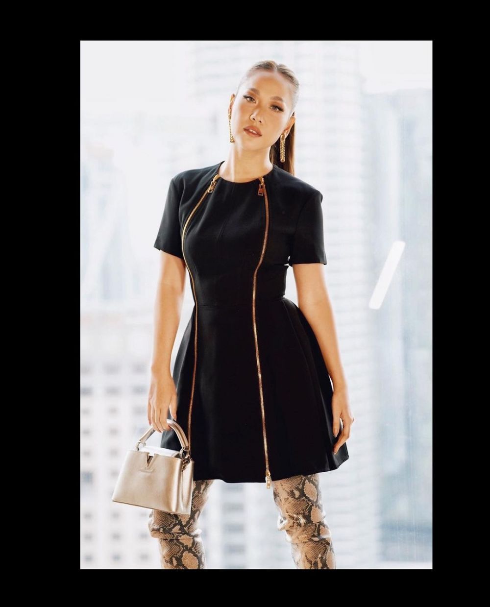 gaya berpakaian bcl jadi sorotan © 2023 brilio.net gaya berpakaian bcl jadi sorotan © 2023 brilio.net