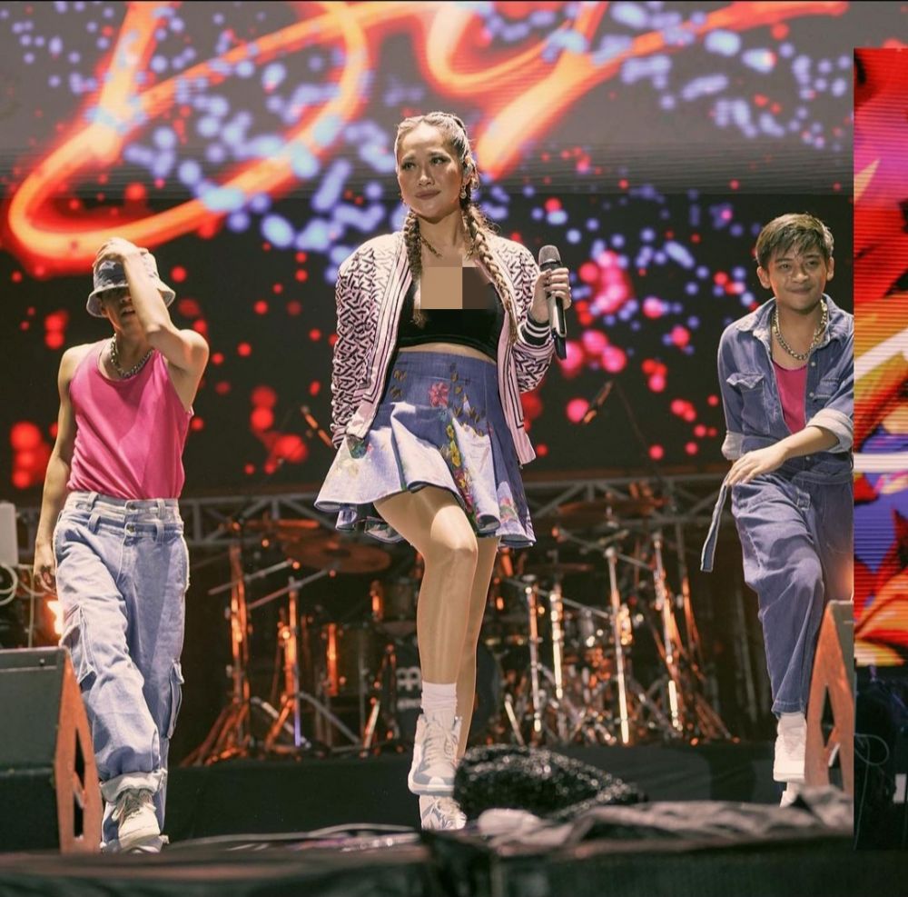 gaya berpakaian bcl jadi sorotan © 2023 brilio.net gaya berpakaian bcl jadi sorotan © 2023 brilio.net