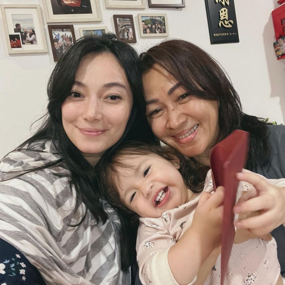 potret kompak seleb dan ibu yang berbeda keyakinan © berbagai sumber potret kompak seleb dan ibu yang berbeda keyakinan © berbagai sumber