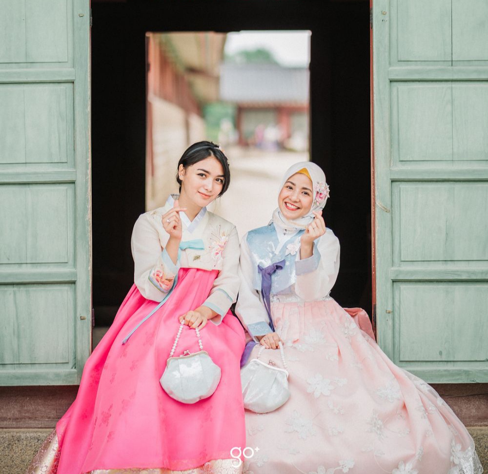 potret kompak Citra Kirana dan Natasha Rizky  © 2023 brilio.net