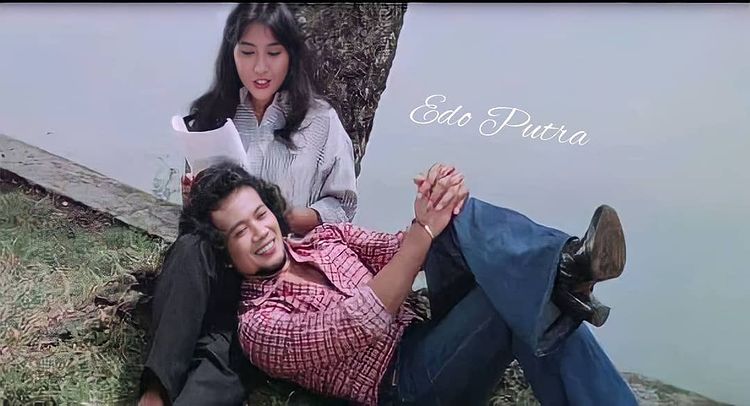 Yati Octavia Ani jualan Martabak  © berbagai sumber