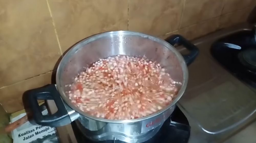 Trik merebus sagu mutiara ini bikin hemat gas, hasilnya kenyal dan nggak menggumpal