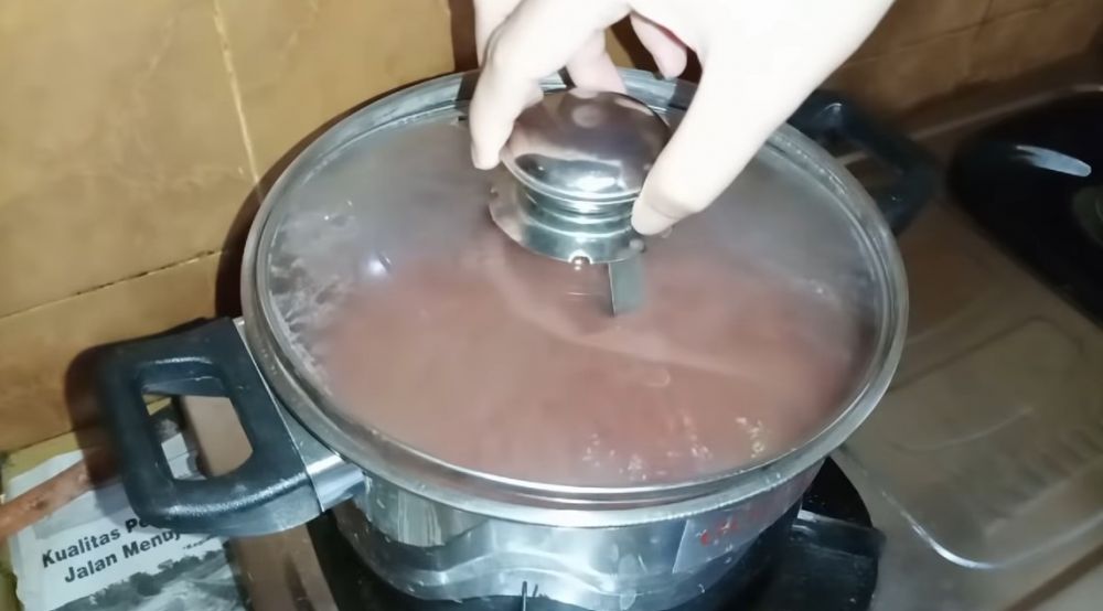 Trik merebus sagu mutiara ini bikin hemat gas, hasilnya kenyal dan nggak menggumpal