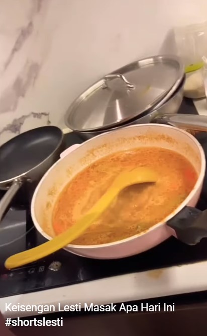 10 Inspirasi olahan ayam buatan Lesty Kejora, cocok buat menu makan di rumah