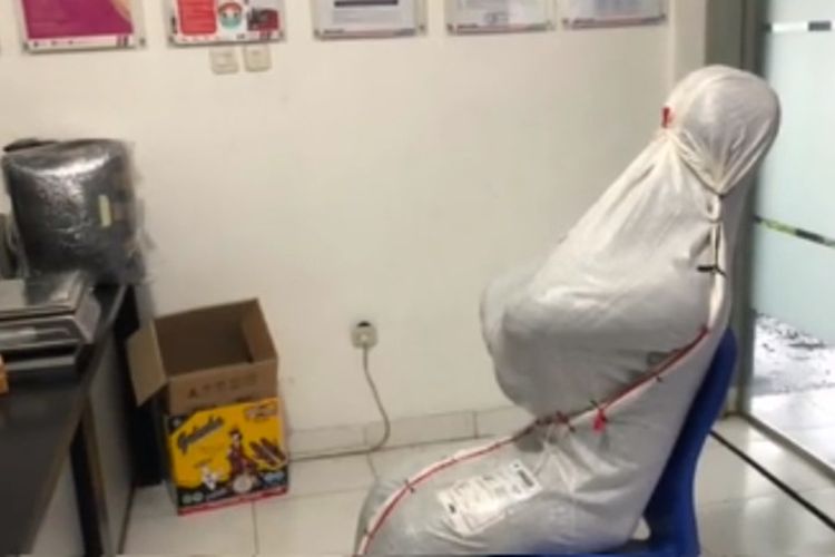 bentuk paket bikin merinding seram © berbagai sumber