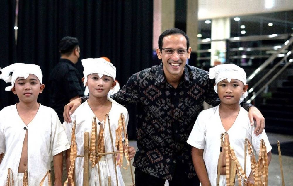 Nggak cuma Agnez Mo, 5 publik figur ini beri support untuk dua pelajar SMPN 1 Ciawi jago dansa