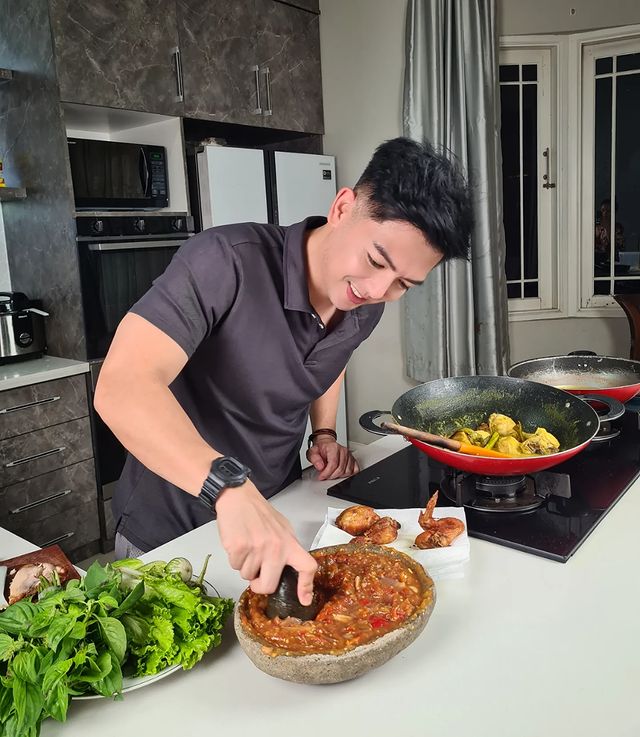 10 Inspirasi lauk khas rumahan ala Nicky Tirta, lezat dan gampang dibuat