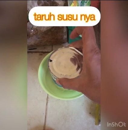 Trik sederhana agar susu kental manis bebas dari semut saat diletakkan di suhu ruang