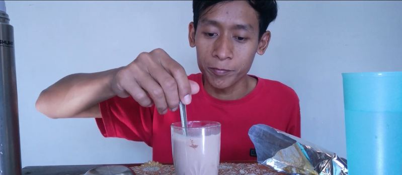 Tak banyak yang tahu, ini trik menyeduh susu bubuk agar tidak menggumpal dan lebih enak