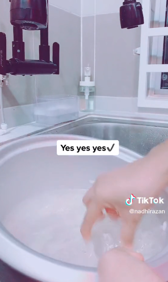 Trik jitu mengangkat kerak nasi di panci rice cooker agar tidak tergores