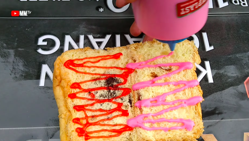 Tanpa mengubah rasa, ini trik bikin selai menjadi cair bekal topping crepes