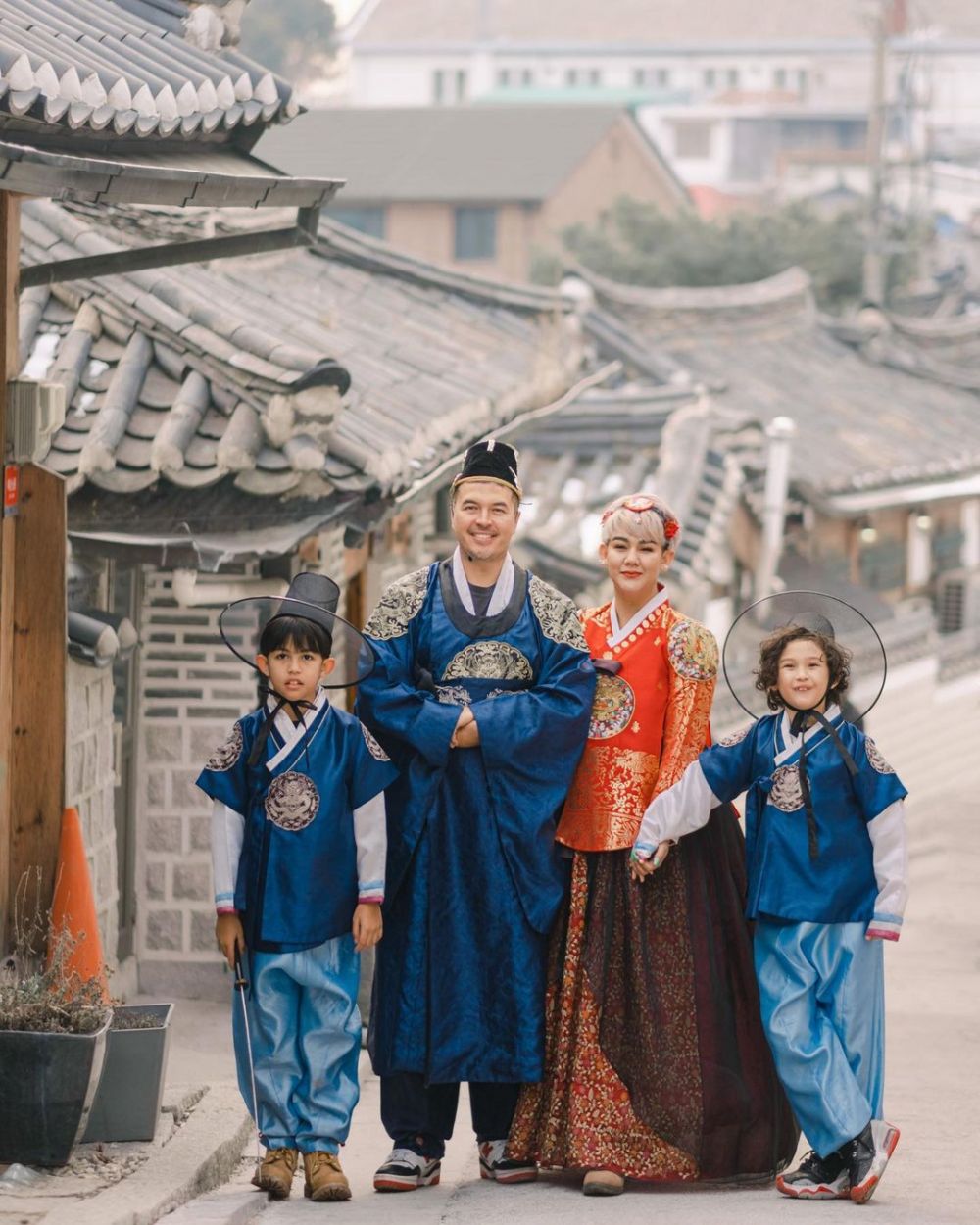 sinetron & film Ada Apa Dengan Cinta bareng pasangan © 2022 berbagai sumber