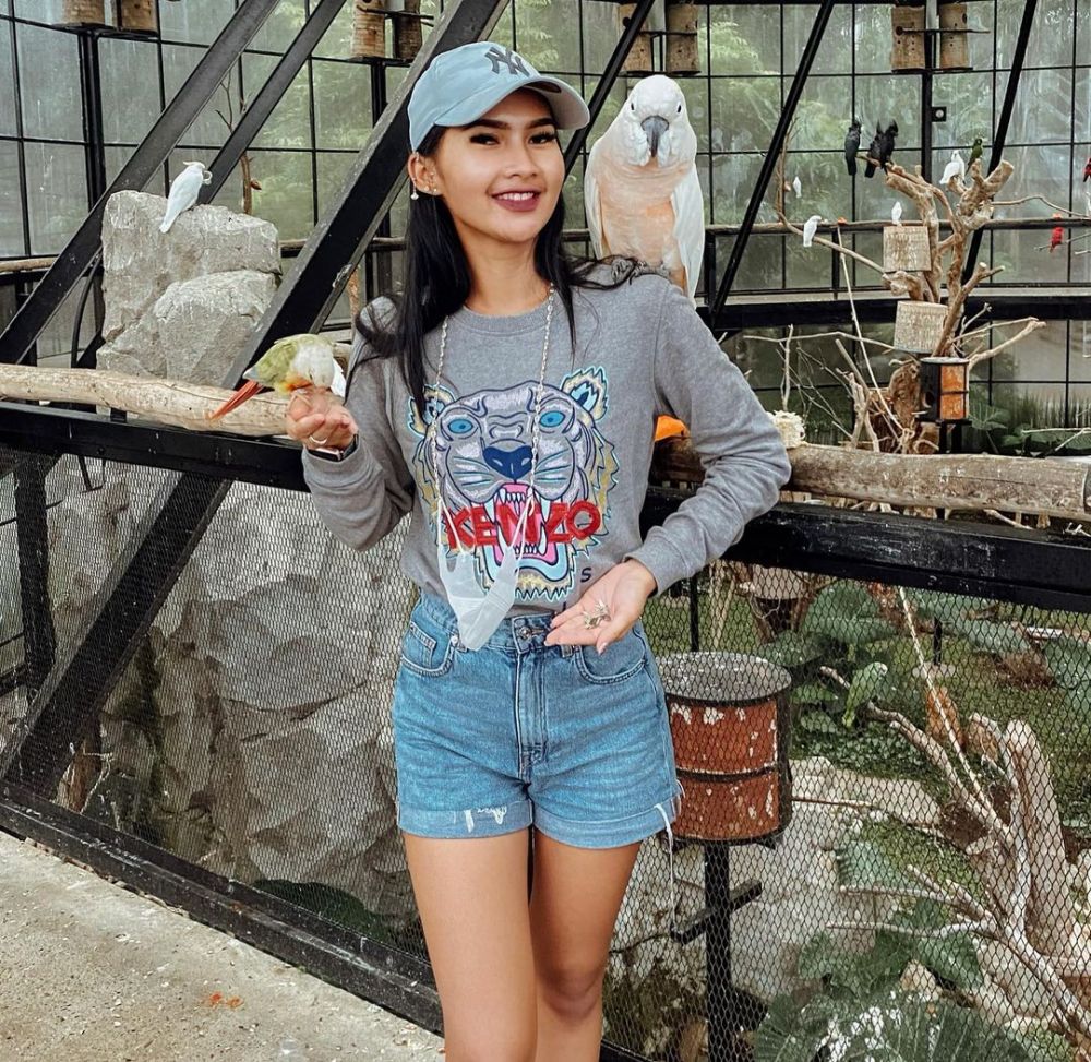 gaya keseharian Soraya Rasyid yang glamor © 2022 berbagai sumber