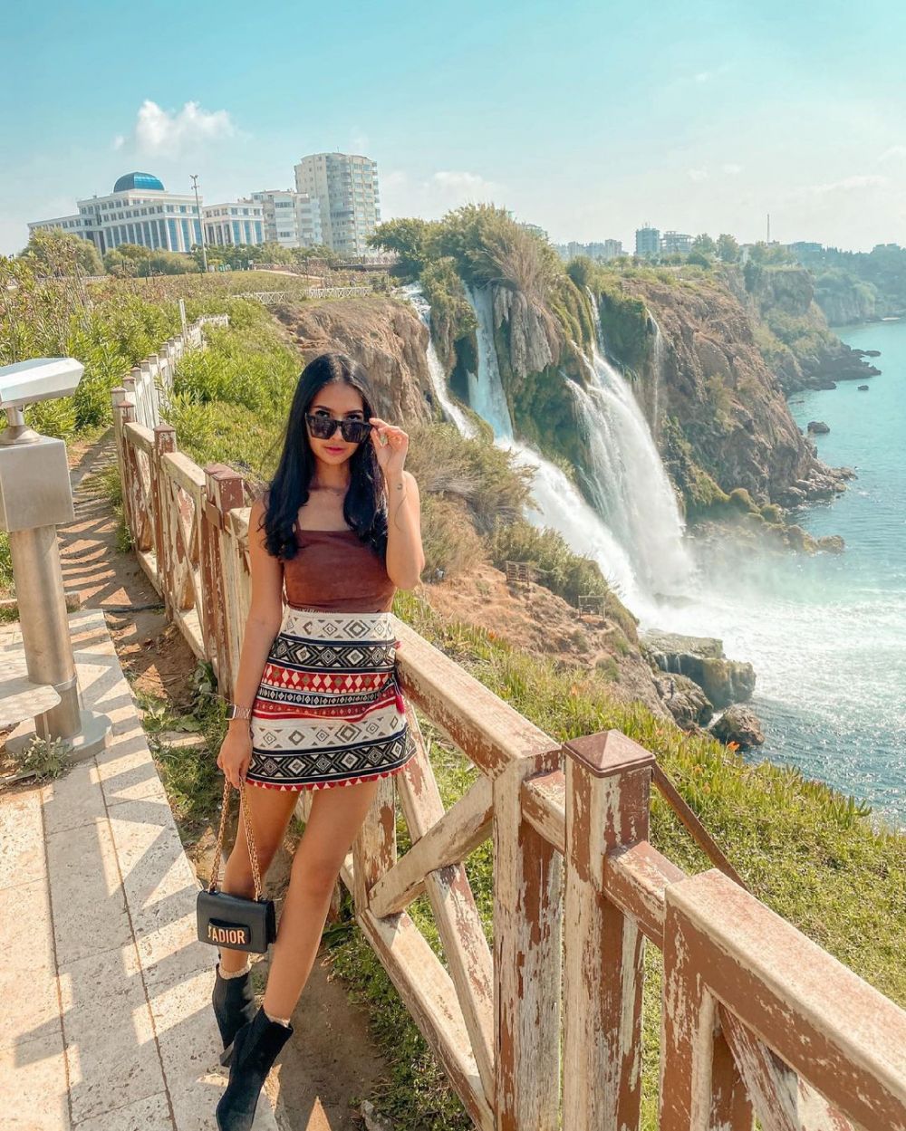 gaya keseharian Soraya Rasyid yang glamor © 2022 berbagai sumber