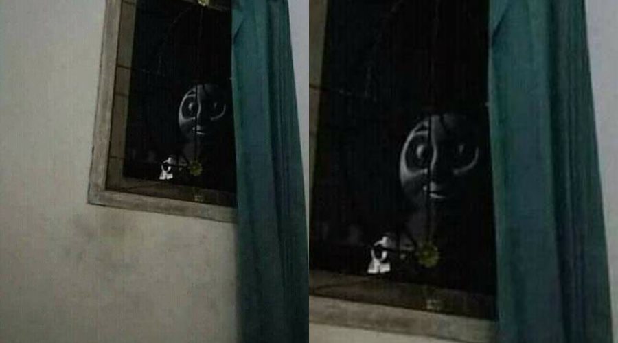 potret di balik jendela © berbagai sumber